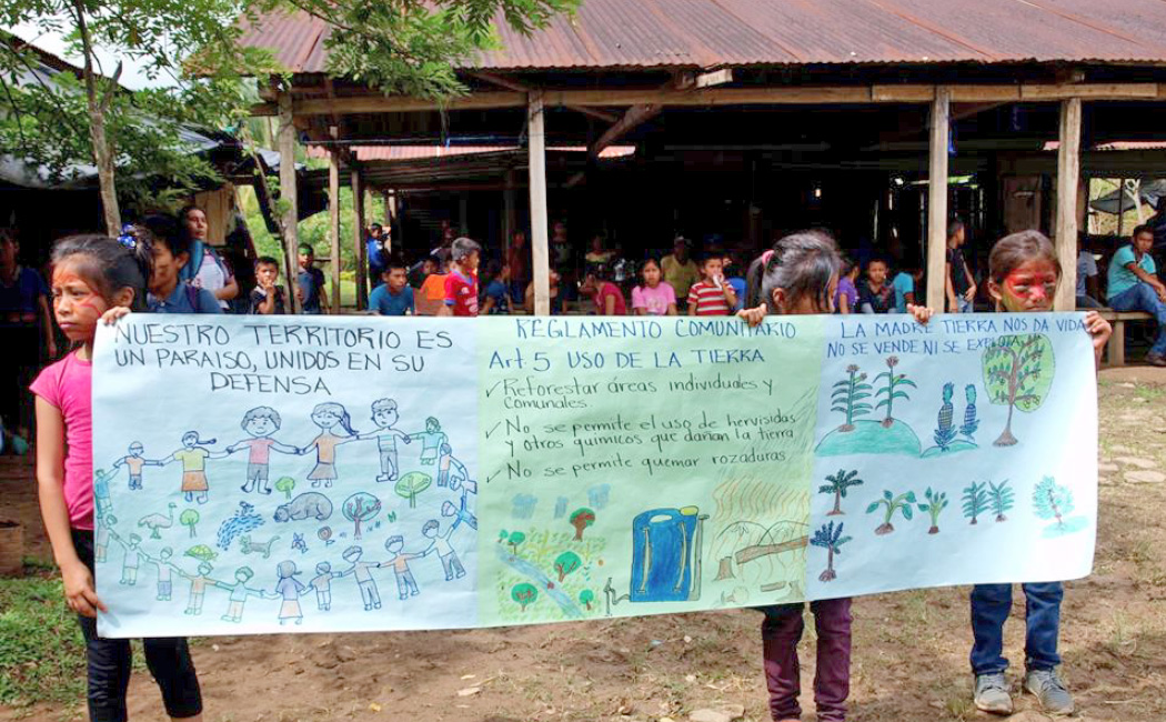 children_with_banner